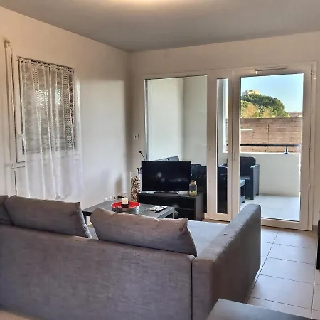 A 500m De La Mer Confortable Pour 4 Personnes Avec Terrasse Et Jardin *