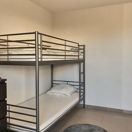 A 500m De La Mer Confortable Pour 4 Personnes Avec Terrasse Et Jardin Sérignan