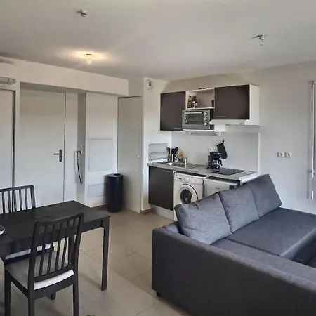 A 500m De La Mer Confortable Pour 4 Personnes Avec Terrasse Et Jardin * Sérignan
